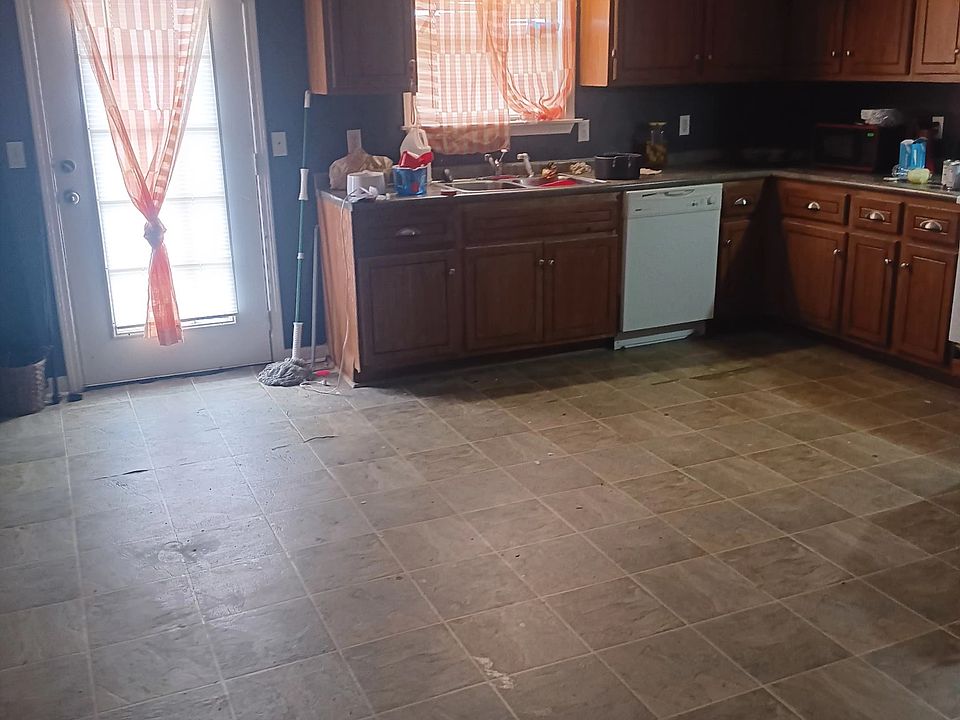 2nd image of 1701 Ranch Rd
