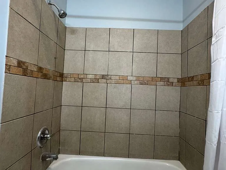 215 Rosette St #1L — Photo 22