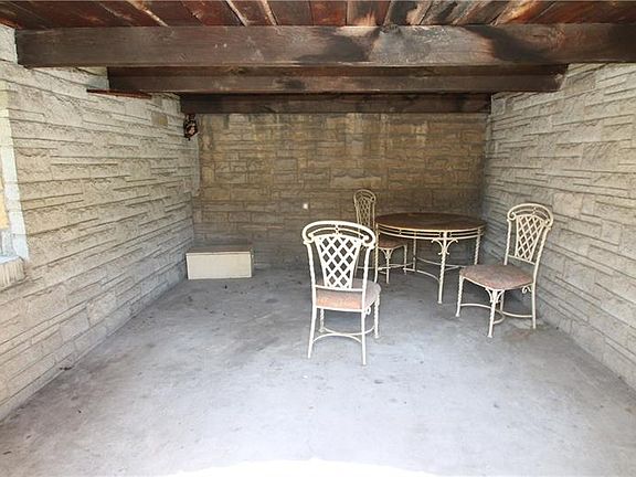 5th image of 1005 Bennett Ave