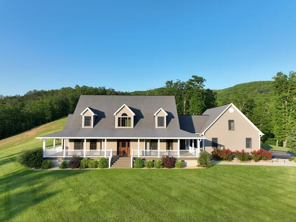 235 Todd Ln, Wht Sulphur S, WV 24986