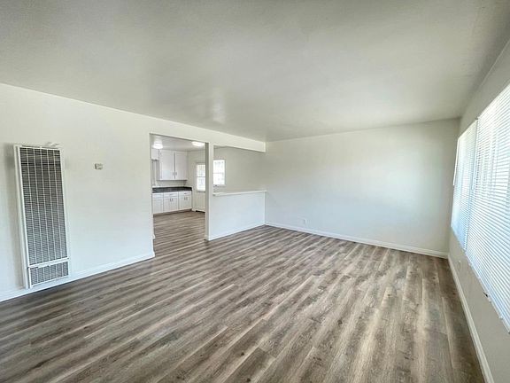 3rd image of 11623 1/2 S Louis Ave #B