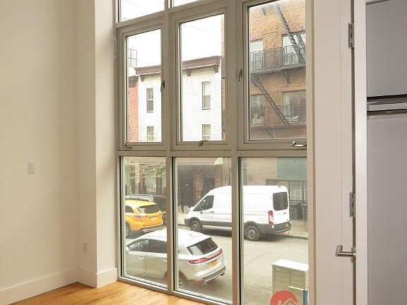 2nd image of 170 Meserole St APT 3L