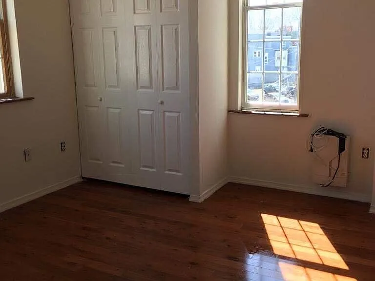 2058 Ridge Ave — Photo 2