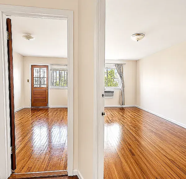 31-17 30th St #2 — Photo 4
