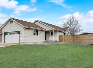 925 W Mohawk Trl, Deforest, WI 53532