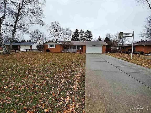 2nd image of 3680 Sherwood St