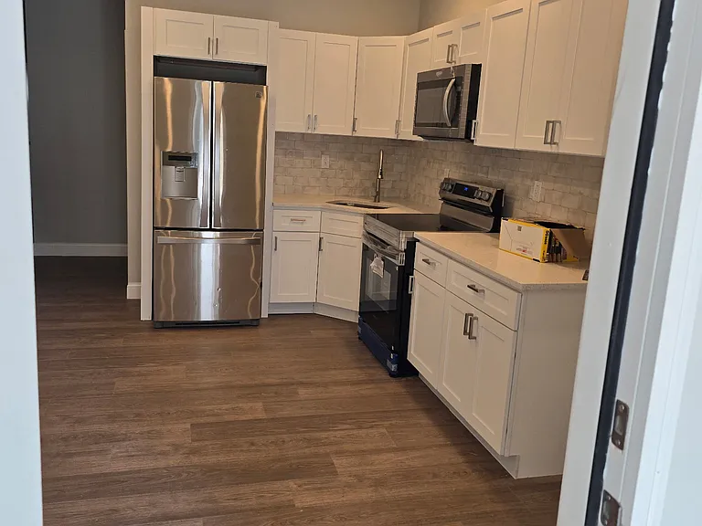 4005 N 10th St #1 — Photo 3