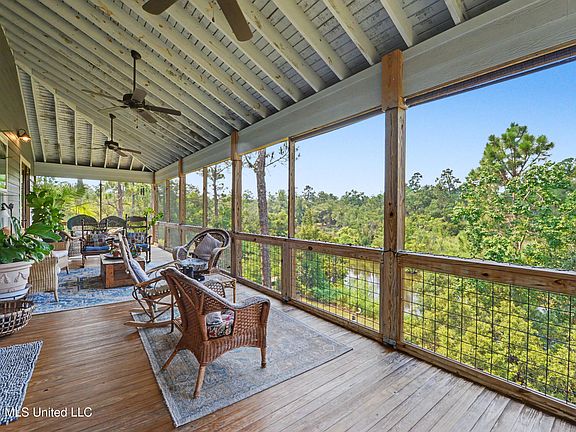 4th image of 3454 Bayou Dr