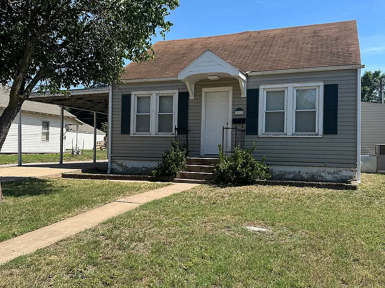 317 Locust St — Photo 1