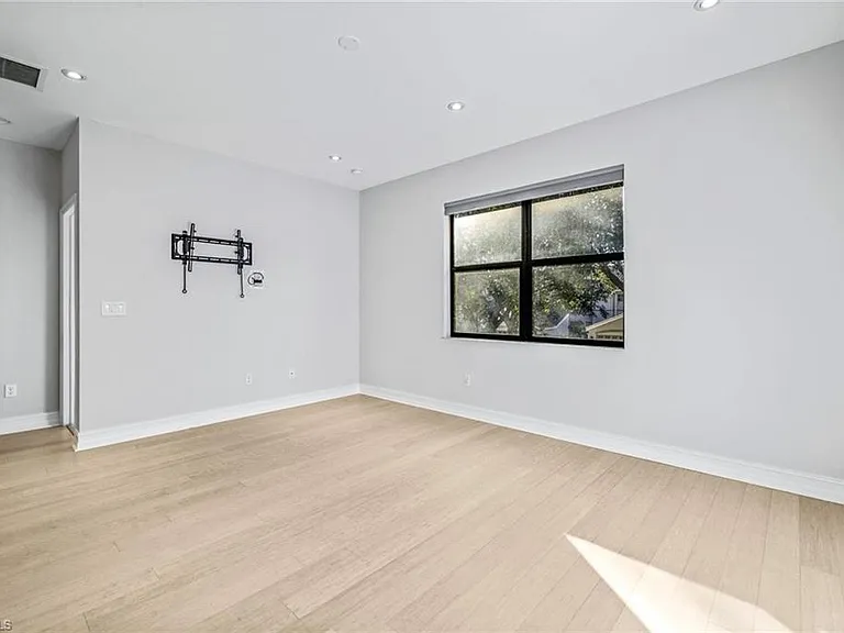 7841 Bristol Cir #1 — Photo 25