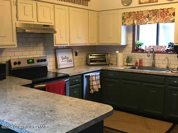 2nd image of 7 Wintergreen Ct