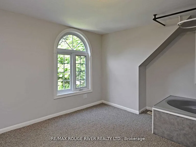 705 Front Rd #UPPER — Photo 12