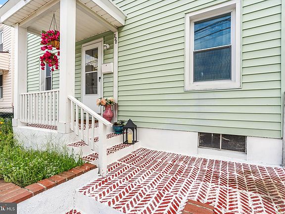 5th image of 228 Winter St