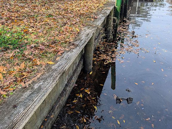 3rd image of 102 Edgewater Rd