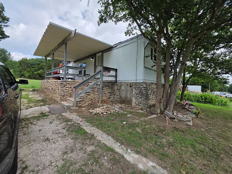 824 Huron Dr — Photo 10