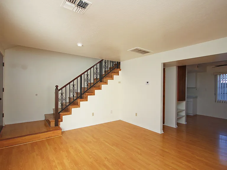 74 S Meridith Ave #4 — Photo 2