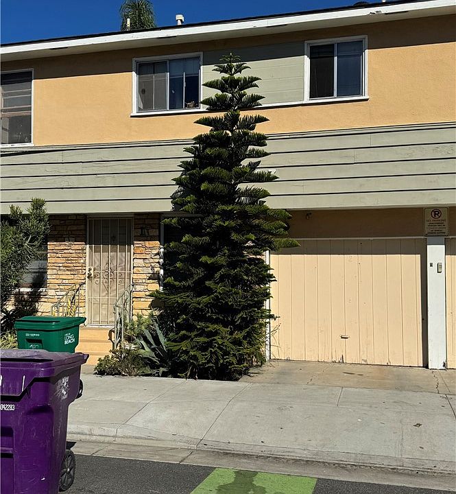 1st image of 947 E Broadway #2