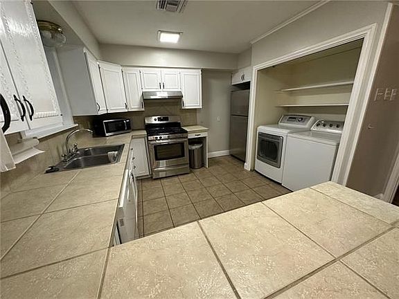 3rd image of 2830 Canal St
