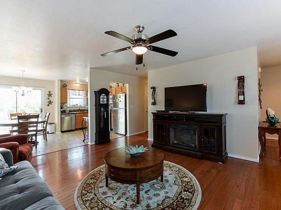 4th image of 111 Mystic Ave