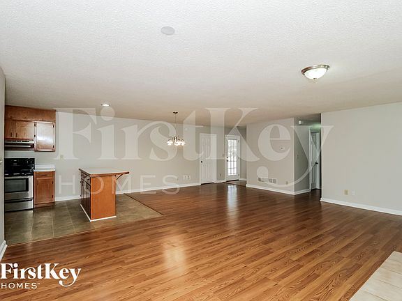 5th image of 420 Castlewood Rd