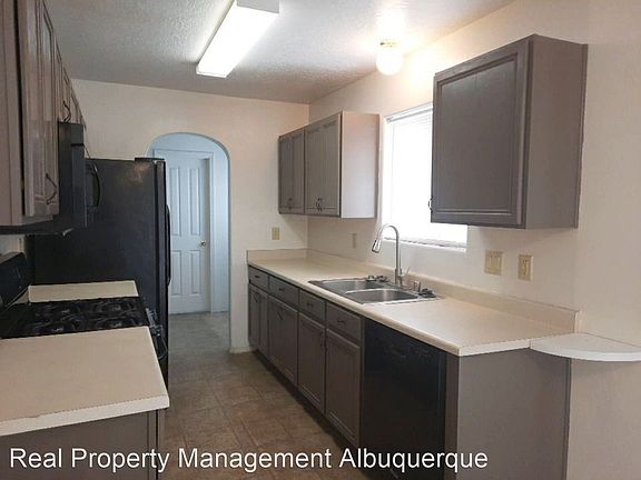 3rd image of 305 Delamar Ave NW