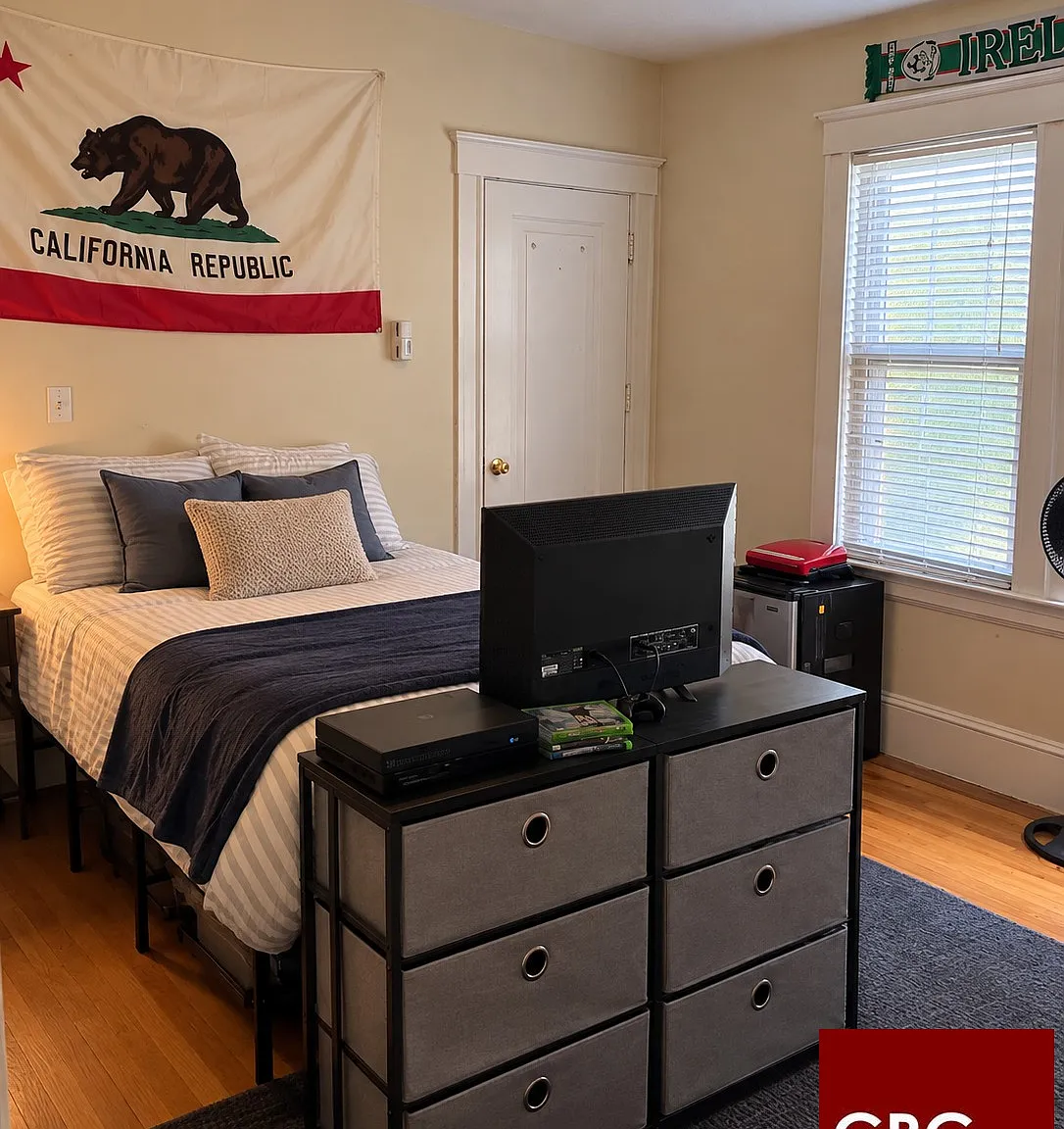 7 bed, 3.0 bath, $8,600 — Photo 1