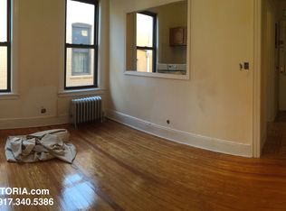 2537 33rd St APT 3R, Astoria, NY 11102