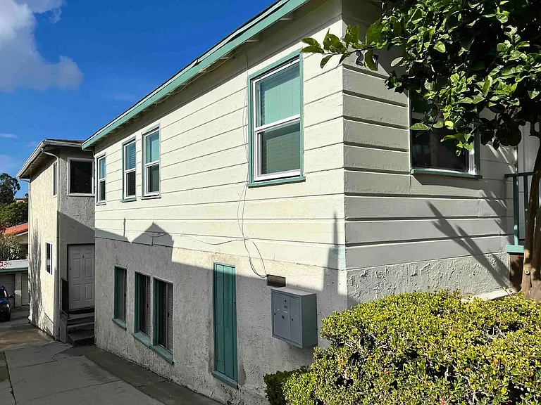 227 N Juanita Ave — Photo 19