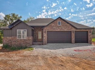4972 S Sycamore Avenue, Springfield, MO 65810