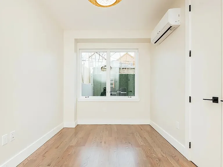 987 Rogers Ave #1A — Photo 1