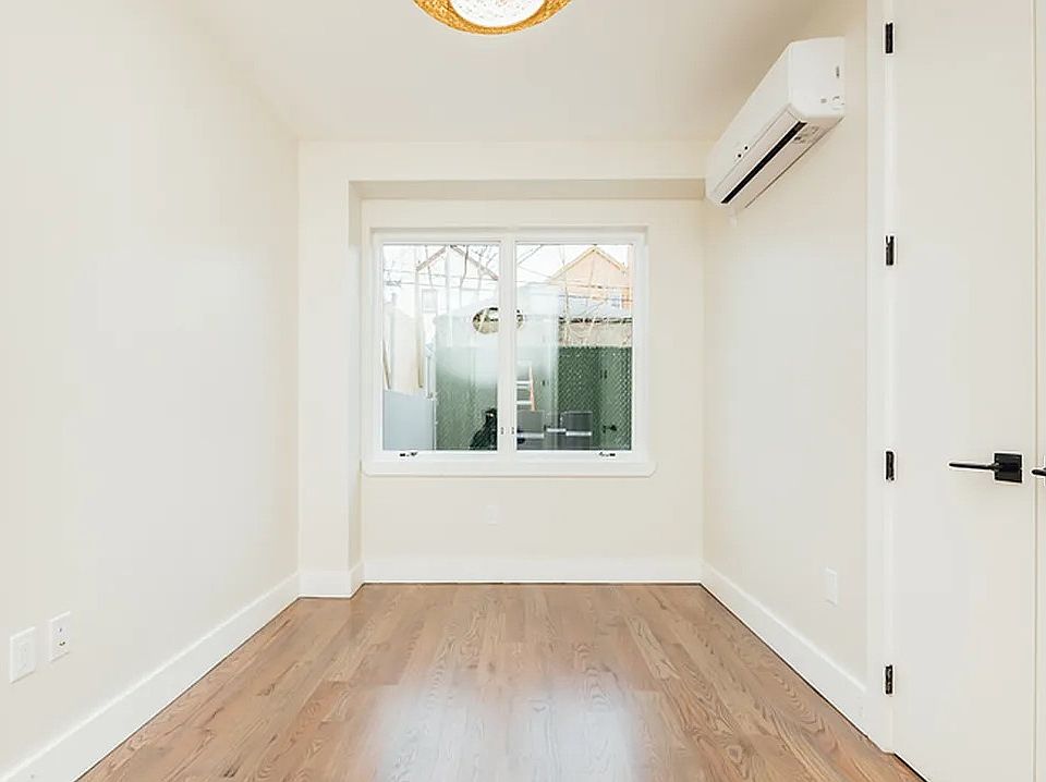 1st image of 987 Rogers Ave #1F