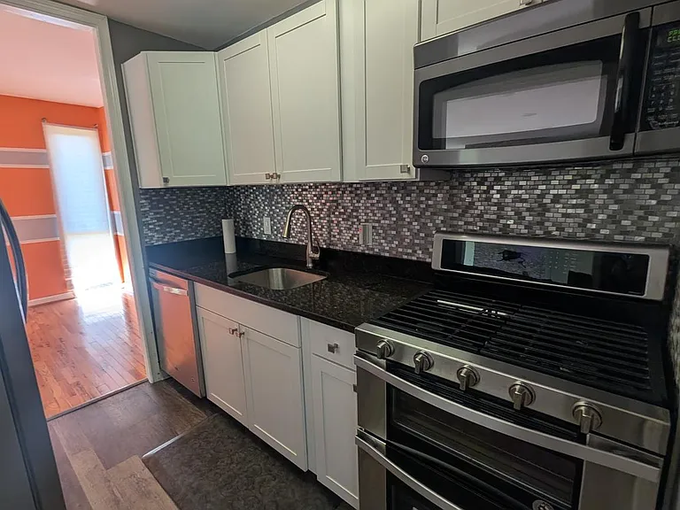 7103 Donnell Pl #D5 — Photo 2