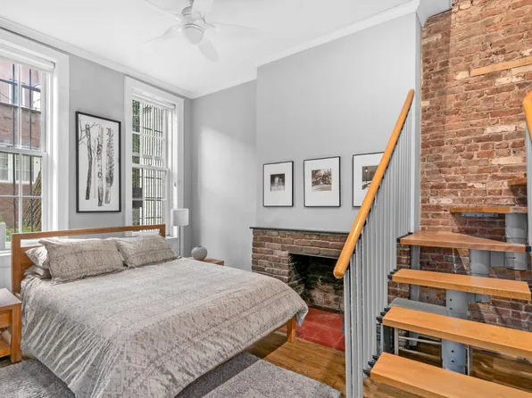 352 West 12th Street MAISONETTE image 3 of 6
