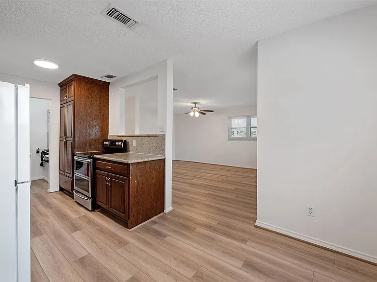 910 Judiway St — Photo 7