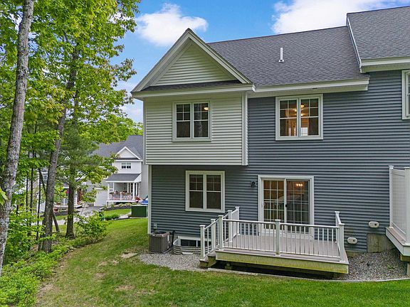 3rd image of 270 Knollwood Way