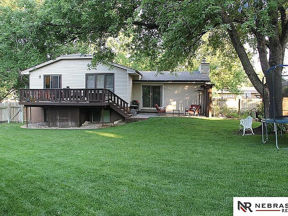 3rd image of 6510 Applewood Dr