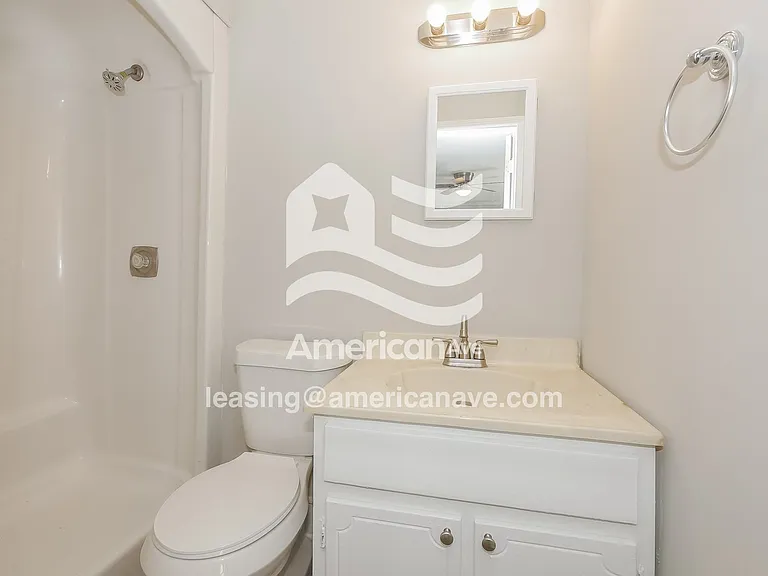 1514024_009_wm_-_main_bathroom_13311884.jpg