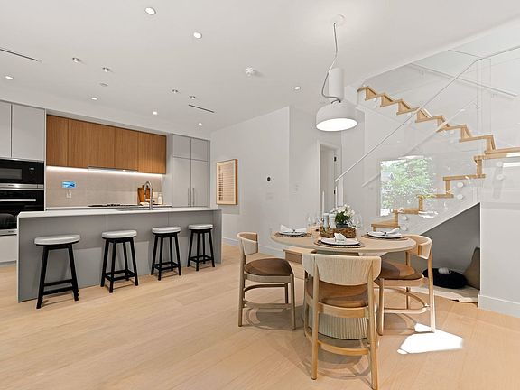 3rd image of 2926 W 12th Ave #1