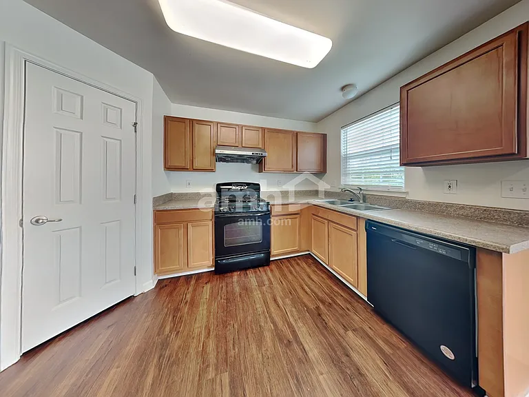 10 Pfeiffer Ct — Photo 3