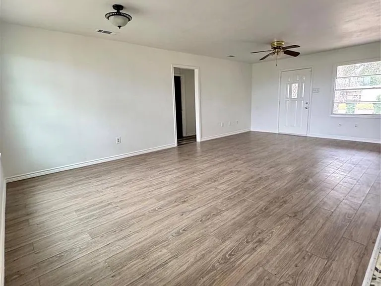 1824 Reese St — Photo 4