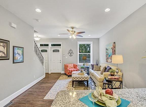 3rd image of 4256 Norfolk Ave
