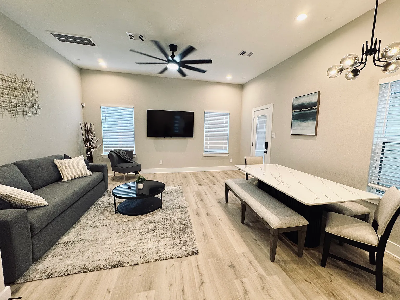 3 bed, 2.5 bath, 1500 sqft, $3,000 — Photo 1