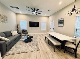 217 Pheasant St #B, Houston, TX 77018