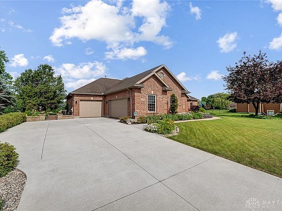 2nd image of 2733 Stonebridge Dr