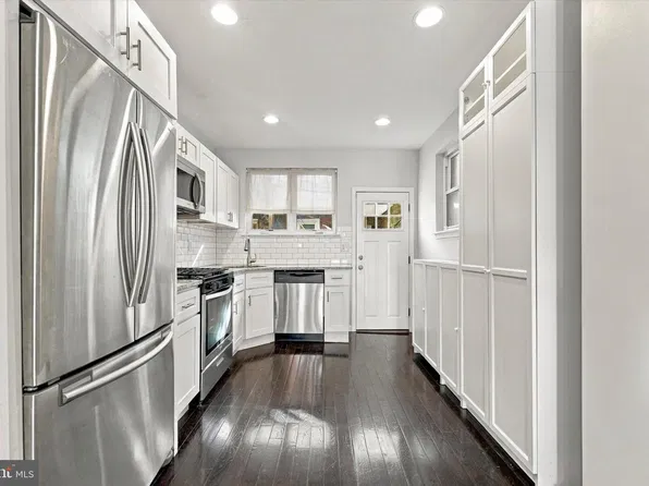 2066 Emily St, Philadelphia, PA 19145