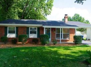 12419 Dawn Hill Dr, Maryland Heights, MO 63043