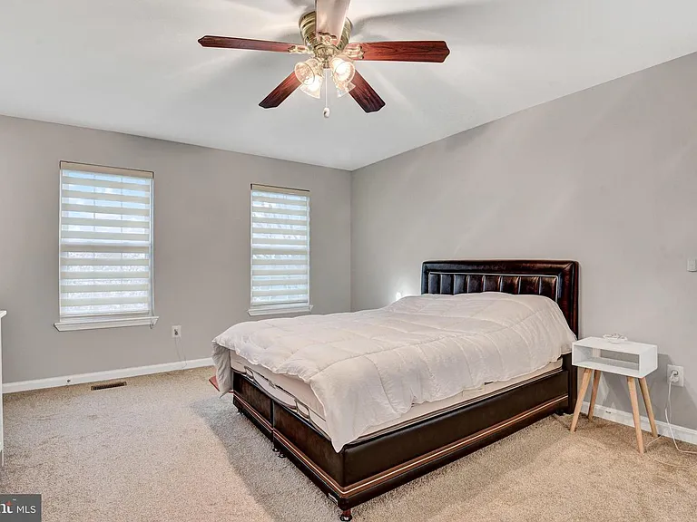 320 Kalorama Rd — Photo 18
