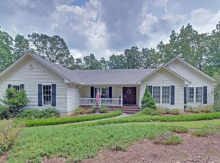 1024 Holly Hills Dr, Hartwell, GA 30643