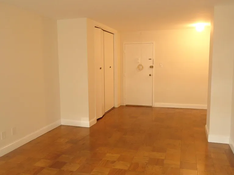 2401 H St NW #714 — Photo 4