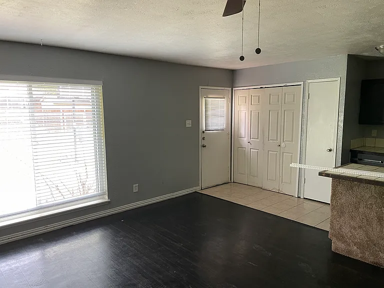 7309 Ashcrest Ln — Photo 12